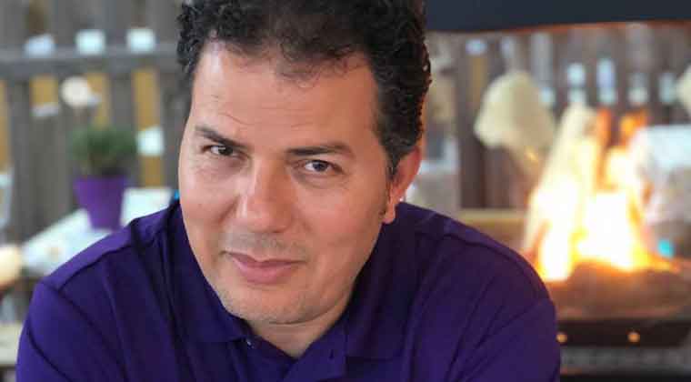 معرض الكتاب يمنع رواية “مصنع السحاب” لحامد عبد الصمد