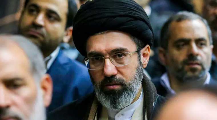 المرشد الأعلى مجتبي خامنئي مصاب وفاقد الوعي